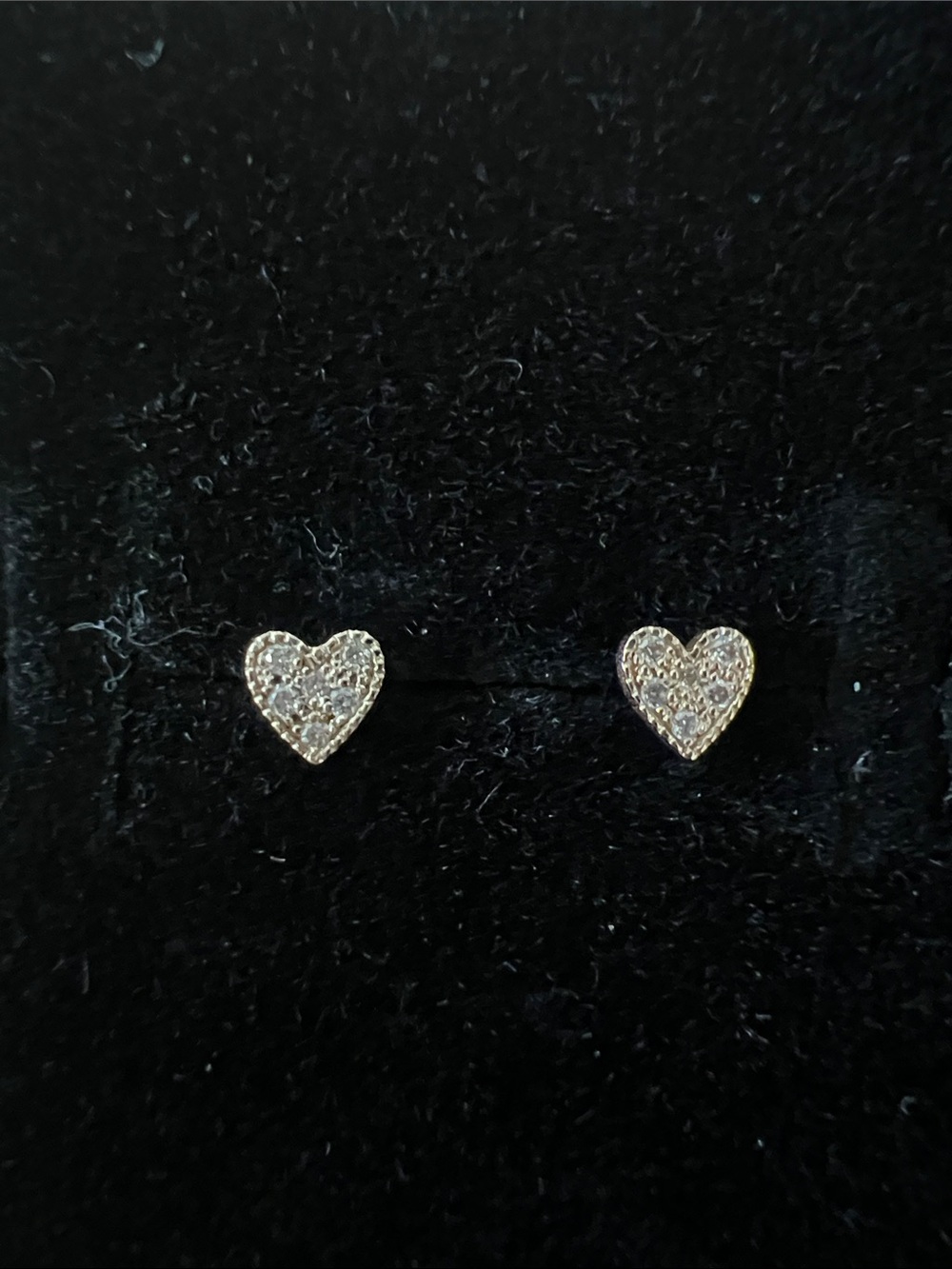 14k solid gold Heart Pavé Diamond Stud Earrings - Zoe Chicco